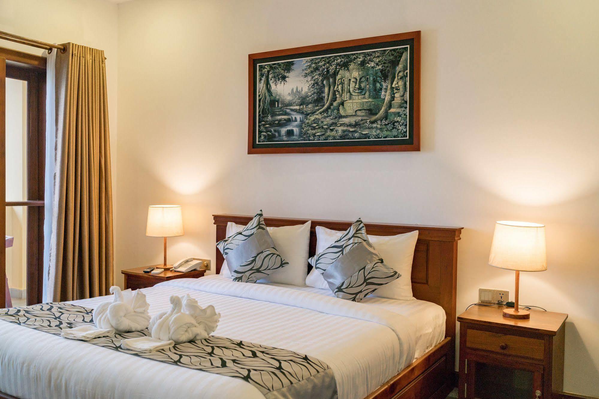 สวาท อังกอร์ บูทิก โฮเต็ล Hotel เสียมราฐ ภายนอก รูปภาพ